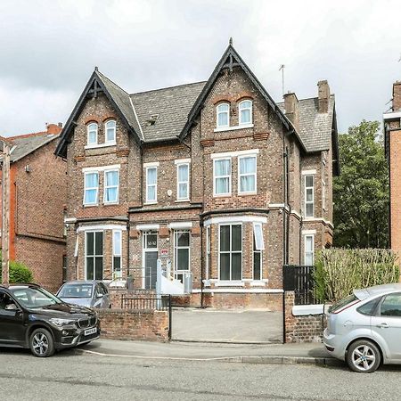 Oyo Hala Guest House Manchester Bagian luar foto