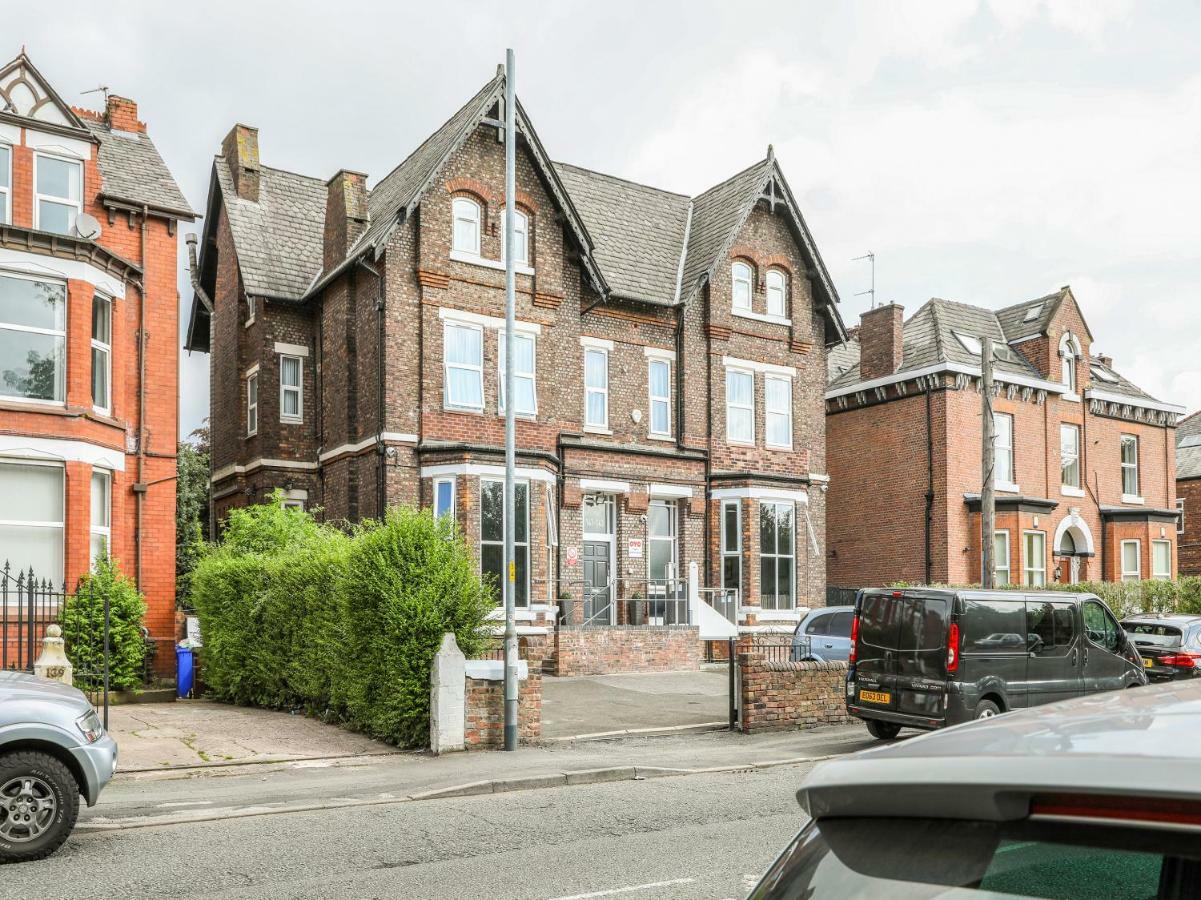 Oyo Hala Guest House Manchester Bagian luar foto