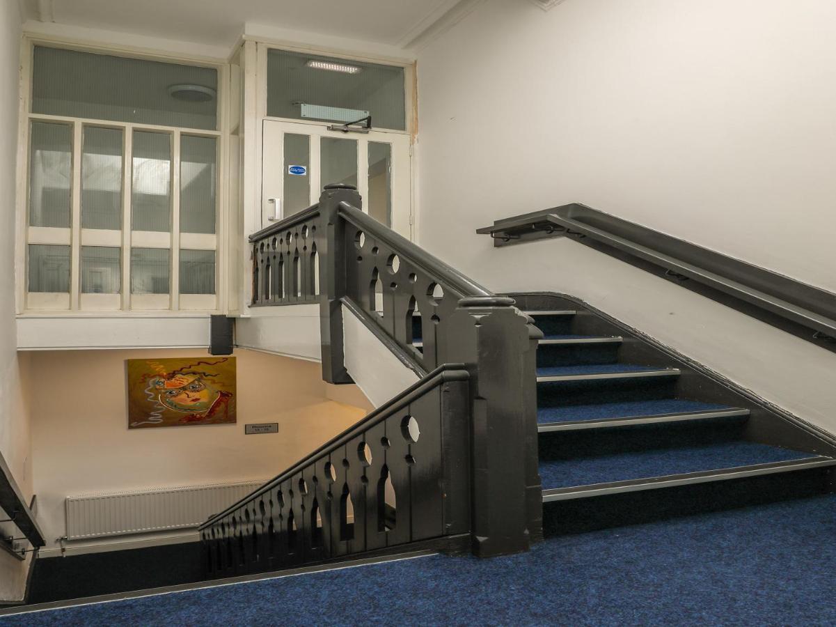Oyo Hala Guest House Manchester Bagian luar foto
